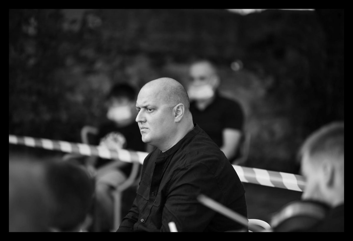 Imagine Stire Încă un artist român a fost ucis de SARS–CoV–2. Dirijorul Răzvan Metea avea doar 43 de ani | 2review.ro