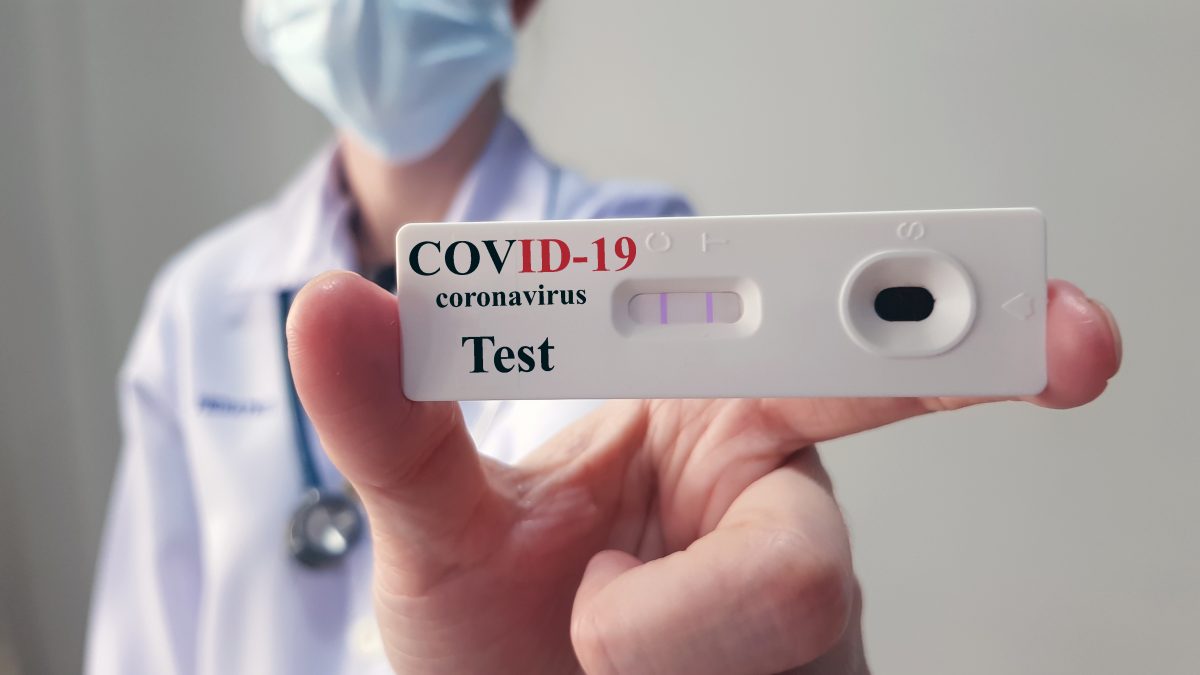 Imagine Stire Coronavirus România, 22 aprilie 2021. Câte cazuri noi SARS-CoV-2 s-au înregistrat, în ultimele 24 de ore | 2review.ro