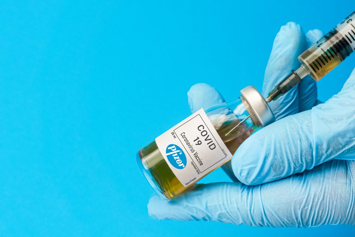Imagine Stire A vrut să nu accepte, în scris, vaccinul Pfizer, dar i-a ieșit cu totul altceva: „Refuz va@%& faizăr”. FOTO | 2review.ro