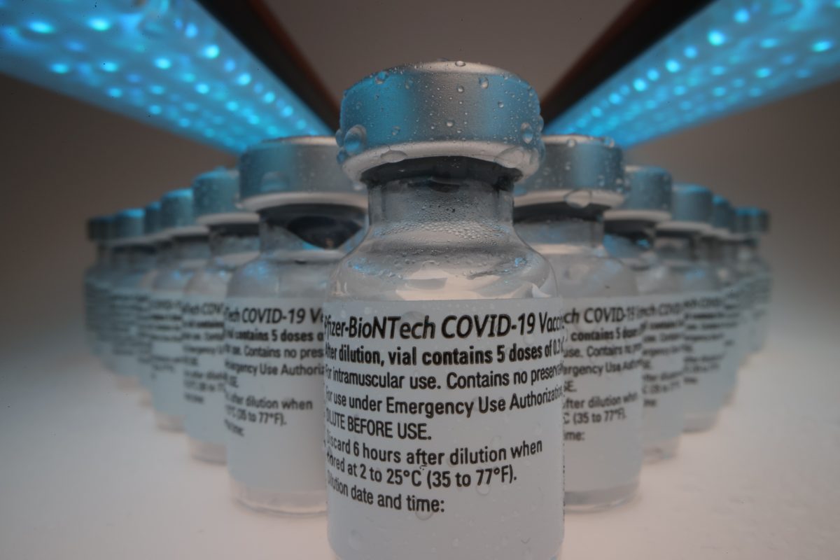 Imagine Stire Adolescentă de 16 din Maramureș, în șoc anafilactic după vaccinul Pfizer. Care este starea ei de sănătate | 2review.ro