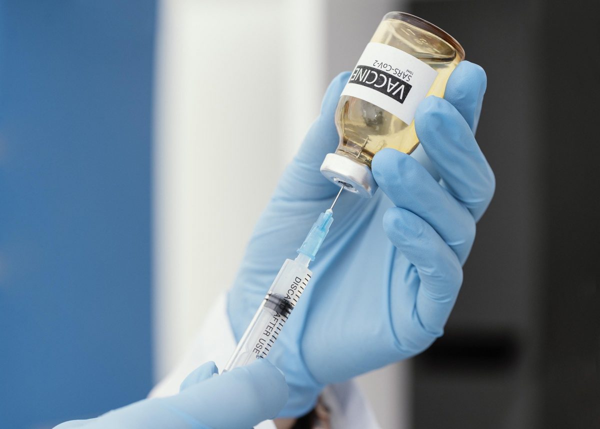 Imagine Stire Vezi ce a făcut un individ după ce a furat 1.700 doze de vaccin anti-covid. Ce spun autoritățile | 2review.ro