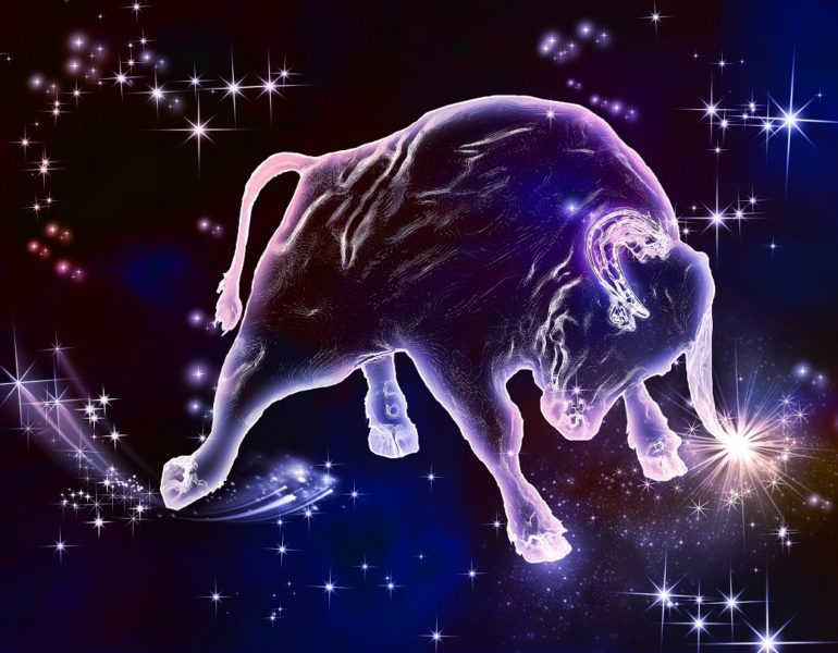Imagine Stire Horoscop zilnic 2 mai 2021. Taurii pot face excese alimentare | 2review.ro