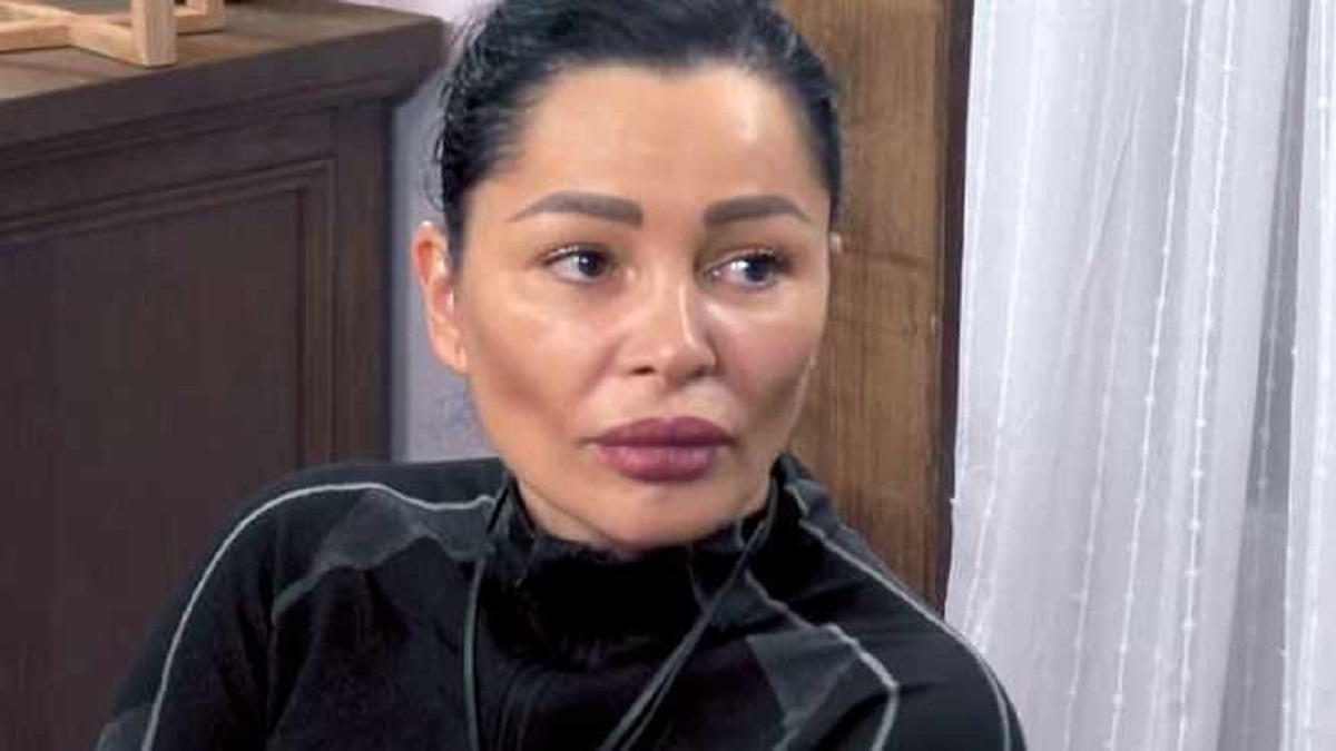 Imagine Stire Brigitte Pastramă, lovită de ghinion din toate părțile! Bruneta își caută cu disperare menajeră, după ce nimeni nu i-a fost pe plac | 2review.ro