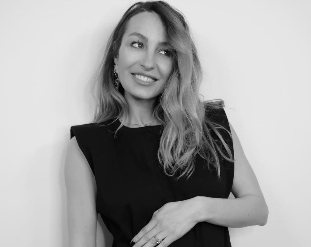 Imagine Stire Flavia Mihășan, probleme în parc cu cei mici! Fosta asistentă tv a cerut ajutorul mămicilor din mediul online. „Ce reacții aveți?” | 2review.ro