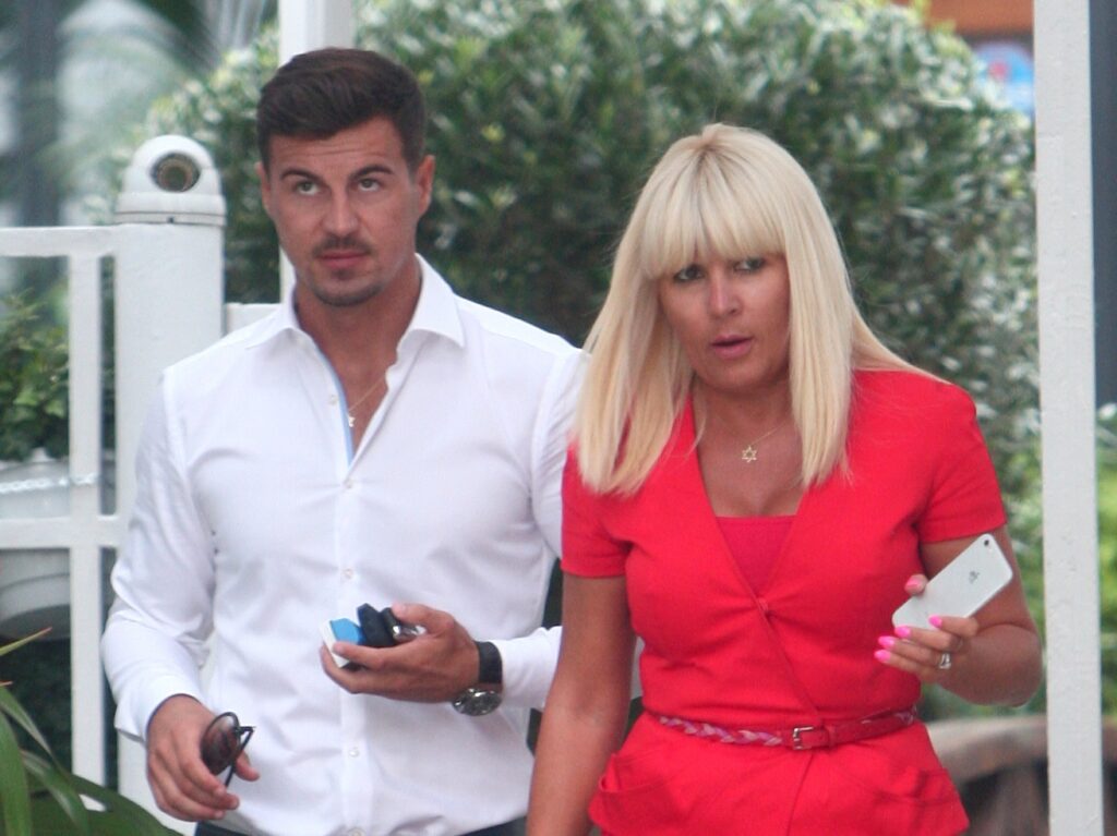 Imagine Stire Elena Udrea, vacanță cu familia de Paște, în Egipt | GALERIE FOTO | 2review.ro