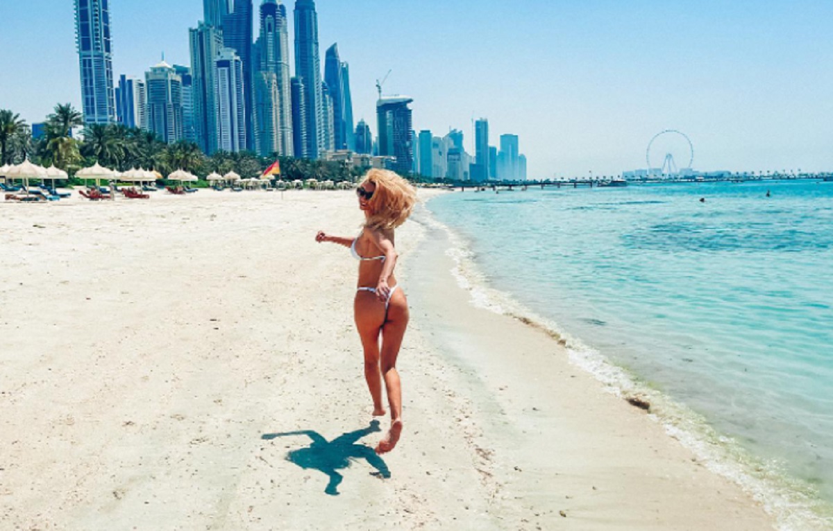 Imagine Stire Cum a filmat-o Tiberiu Argint pe Andreea Bălan, în dormitorul hotelului din Dubai. Reacția fanilor a fost pe măsură. VIDEO | 2review.ro