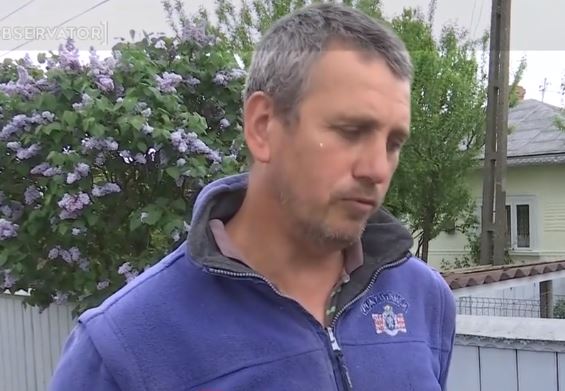 Imagine Stire Cum se simte bărbatul care s-a vaccinat a treia oară cu Pfizer/BioNTech la un centru din Dorohoi. “Mă supără un pic genunchiul, iar vederea…” | 2review.ro