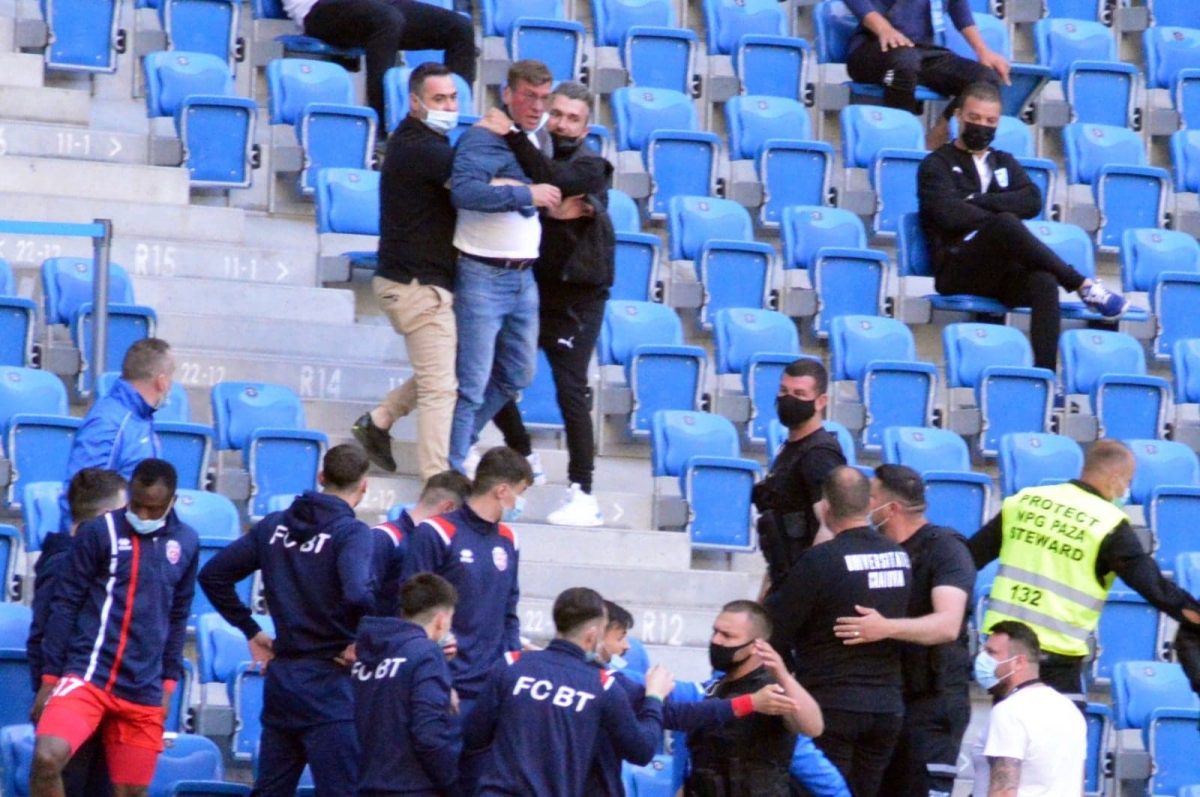 Imagine Stire Sancțiuni dure date de Comisiile FRF după incidentele de la Universitatea – FC Botoșani! | 2review.ro