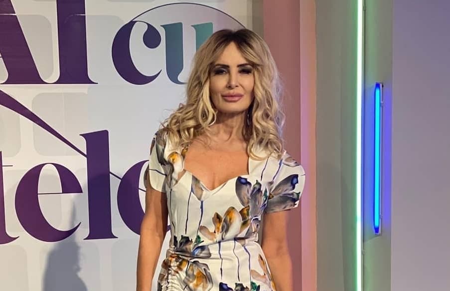 Imagine Stire Daniela Gyorfi, probleme din cauza implanturilor mamare! Vedeta va ajunge pe masa de operație. „Mi-a crăpat pur și simplu proteza” | 2review.ro