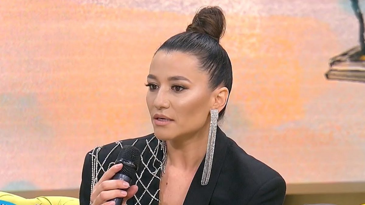 Imagine Stire Claudia Pătrășcanu, probleme grave cu banii? Artista a ajuns să-și vândă pantofii și gențile pe internet | 2review.ro