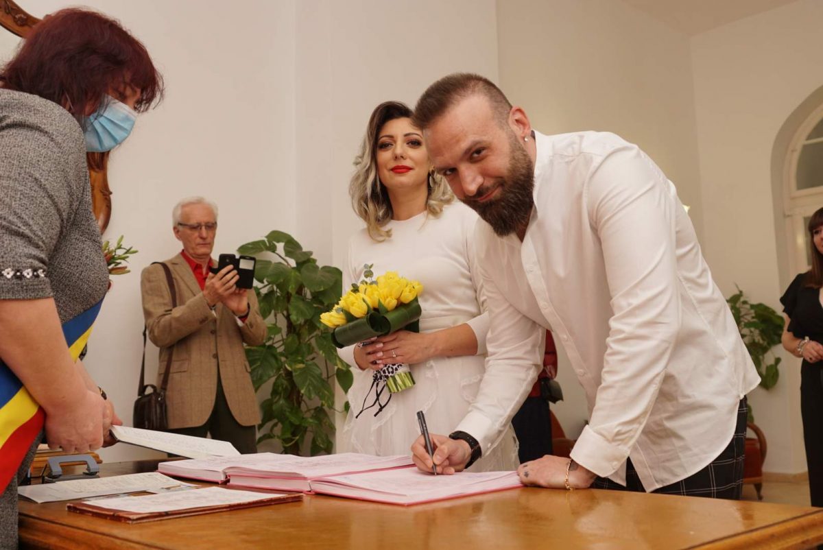 Imagine Stire Încă o nuntă în lumea mondenă! Cortes și iubita sa, Roxana, s-au căsătorit. FOTO | 2review.ro