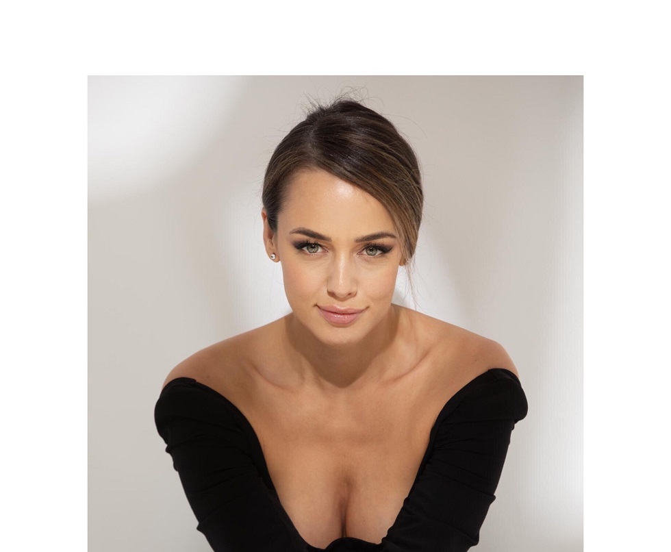 Imagine Stire Andreea Raicu, ședință foto nud la 43 de ani! „Mai am altele și mai și. Să le postez sau?” | 2review.ro