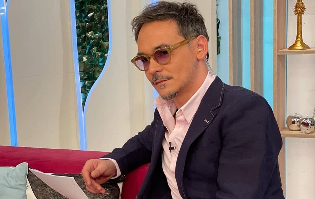 Imagine Stire Dani Oțil l-a dat de gol pe colegul său! Cum se descurcă Răzvan Simion în pat. „Rezistența” | 2review.ro