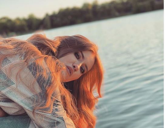 Imagine Stire Așa a scăpat Iulia Albu de problemele la păr: ”Am făcut injecții în scalp!” | 2review.ro
