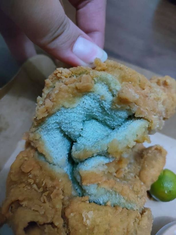 Imagine Stire A dat comandă de pui crispy, dar ceea ce a primit a dezgustat-o total | 2review.ro