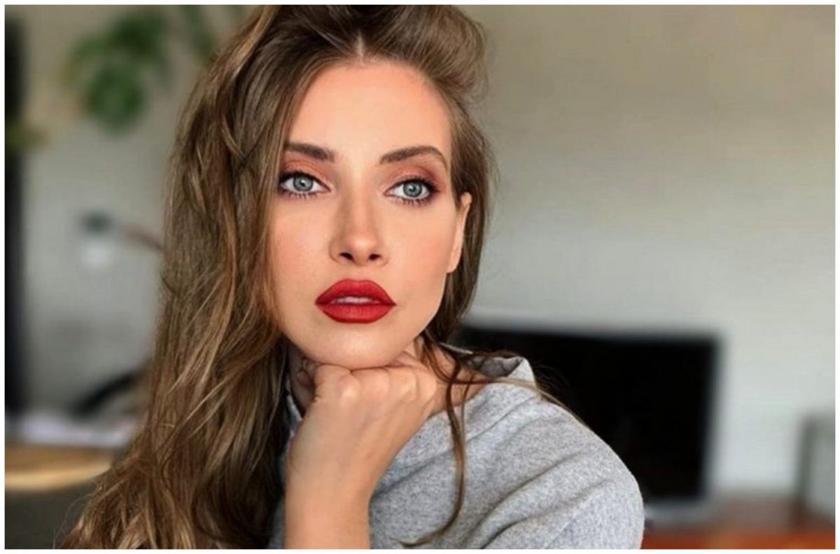 Imagine Stire Iulia Albu radiază de fericire după ce a scăpat de problema căderii părului. Cum și-a refăcut podoaba capilară. “Nu m-am axat doar pe medicație” | 2review.ro