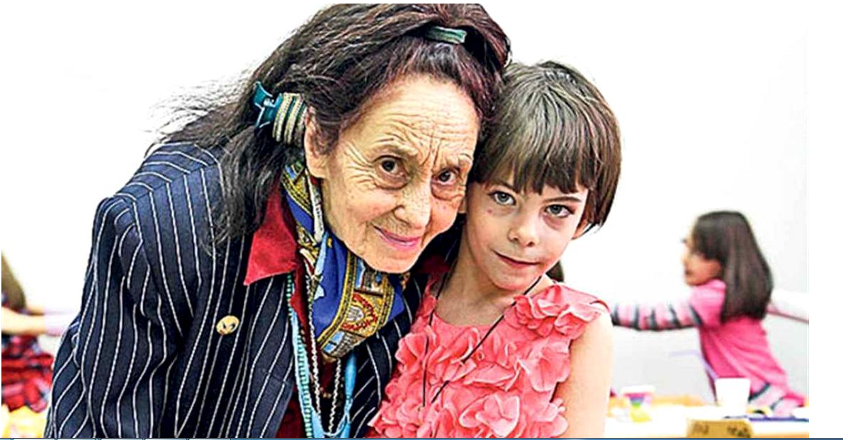 Imagine Stire Adriana Iliescu, luată la întrebări de fiica ei: “Unde e tata?” Răspunsul femeii a făcut-o pe adolescentă să izbucnească în lacrimi | 2review.ro