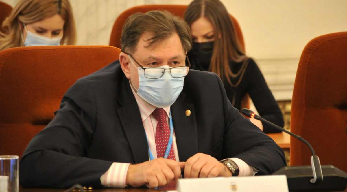 Imagine Stire Alexandru Rafila, anunț alarmant: “Gripa va avea o circulație semnificativ mai intensă decât anul trecut, iar imunitatea populației e mai redusă” | 2review.ro