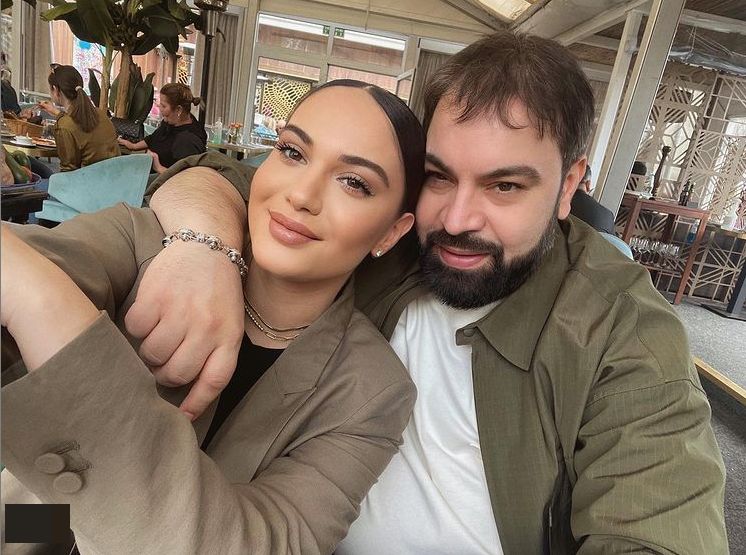 Imagine Stire Betty, fiica lui Florin Salam, l-a speriat pe tatăl său. Cum a reacționat manelistul atunci când a aflat că tânăra a lovit mașina | 2review.ro