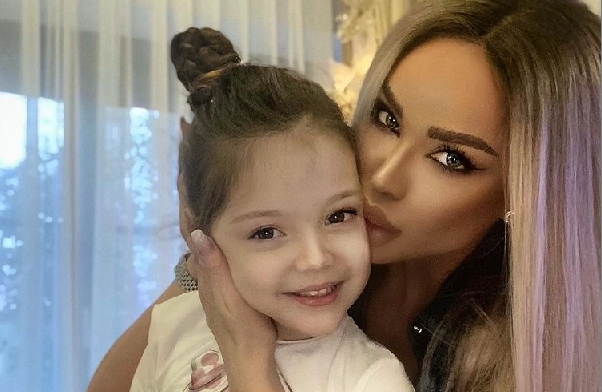 Imagine Stire Ce a făcut Bianca Drăgușanu, la întoarcerea din Marbella. Cum și-a împăcat fiica, după absența de câteva zile | 2review.ro