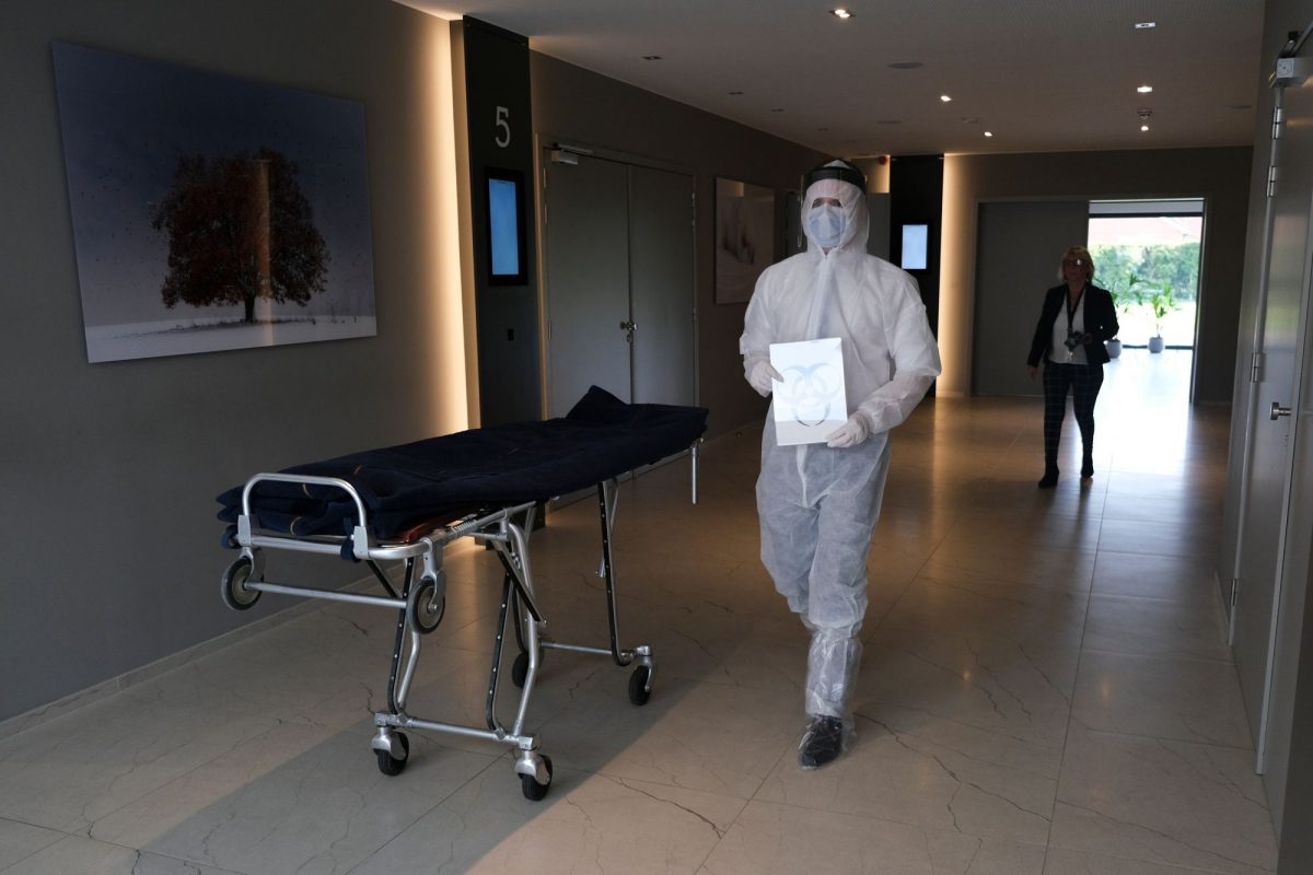 Imagine Stire Bilanțul COVID-19 din 4 iunie 2021. 113 de români au murit, în ultimele 24 de ore, după ce au contractat SARS–CoV–2 | 2review.ro