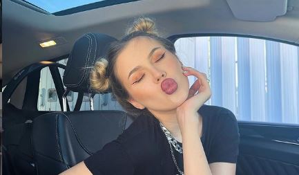 Imagine Stire Emily Burghelea și-a fixat obiectivul: ”Vara asta vreau să fiu bine în costum de baie!” Cum arată la 8 săptămâni de când a devenit mămică | 2review.ro