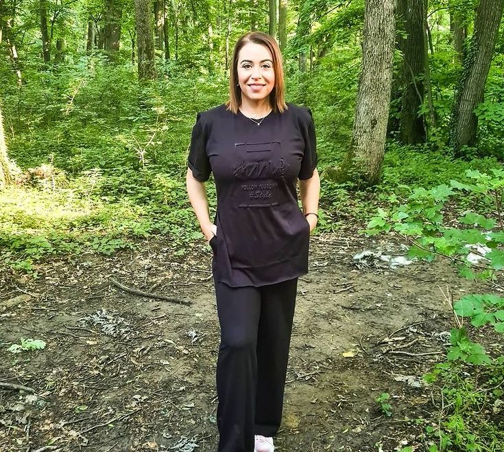 Imagine Stire Oana Roman își felicită fiica pentru rezolvarea temei la mate: „Bravo, mami!”. Greșeala descoperită printre exerciții. FOTO | 2review.ro