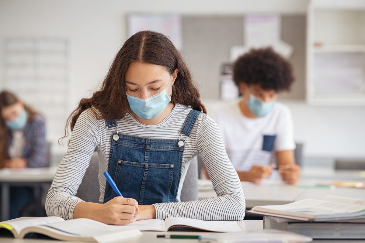 Elevii ar putea intra în vacanță prelungită, de luni. Anunțul lui Sorin Cîmpeanu, ministrul Educației