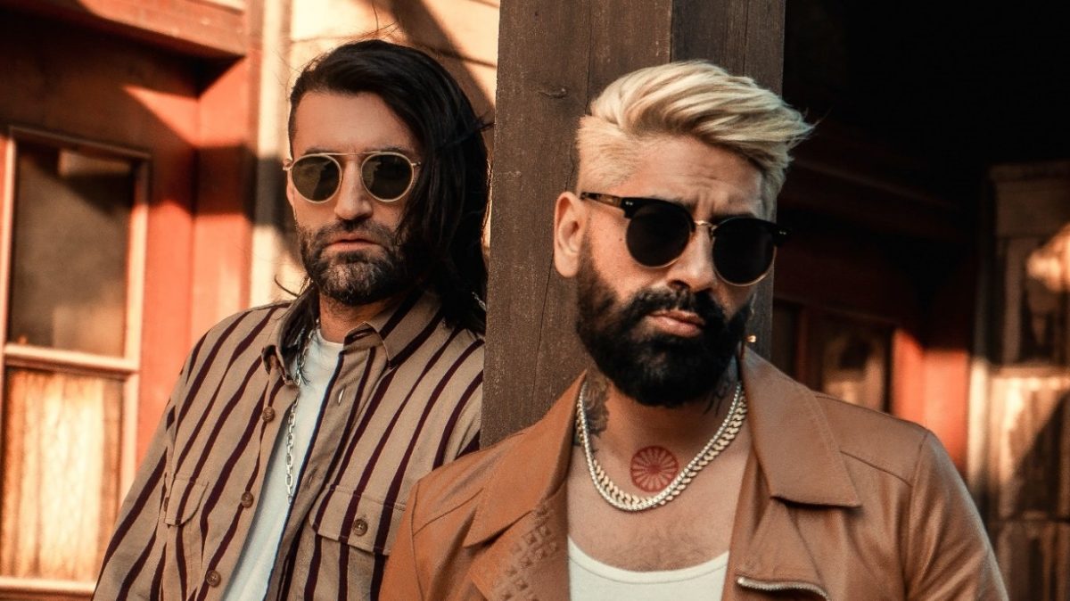 Imagine Stire Smiley și Connect-R, ironizați după ce au lansat o melodie împreună. Ce vedetă le-a venit de hac | 2review.ro