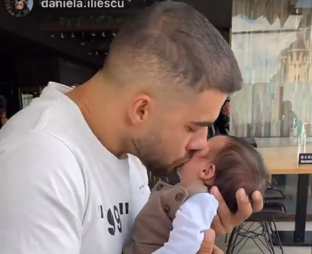 Imagine Stire Primele imagini cu băiețelul lui Culiță Sterp. Artistul este topit după bebeluș! | 2review.ro