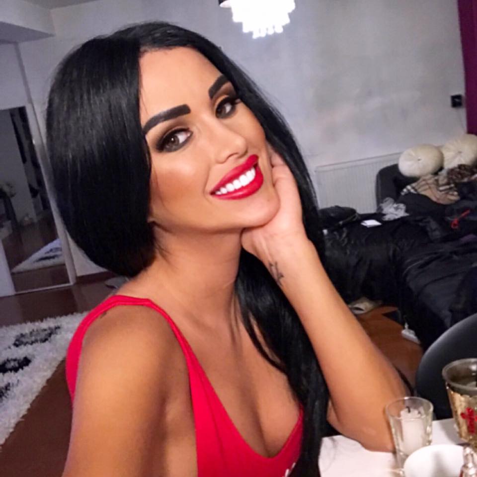 Imagine Stire Daniela Crudu, fără lenjerie intimă pe Instagram. Silviu Messe, fanul vedetelor, a taxat-o „Să îți fie rușine” | 2review.ro