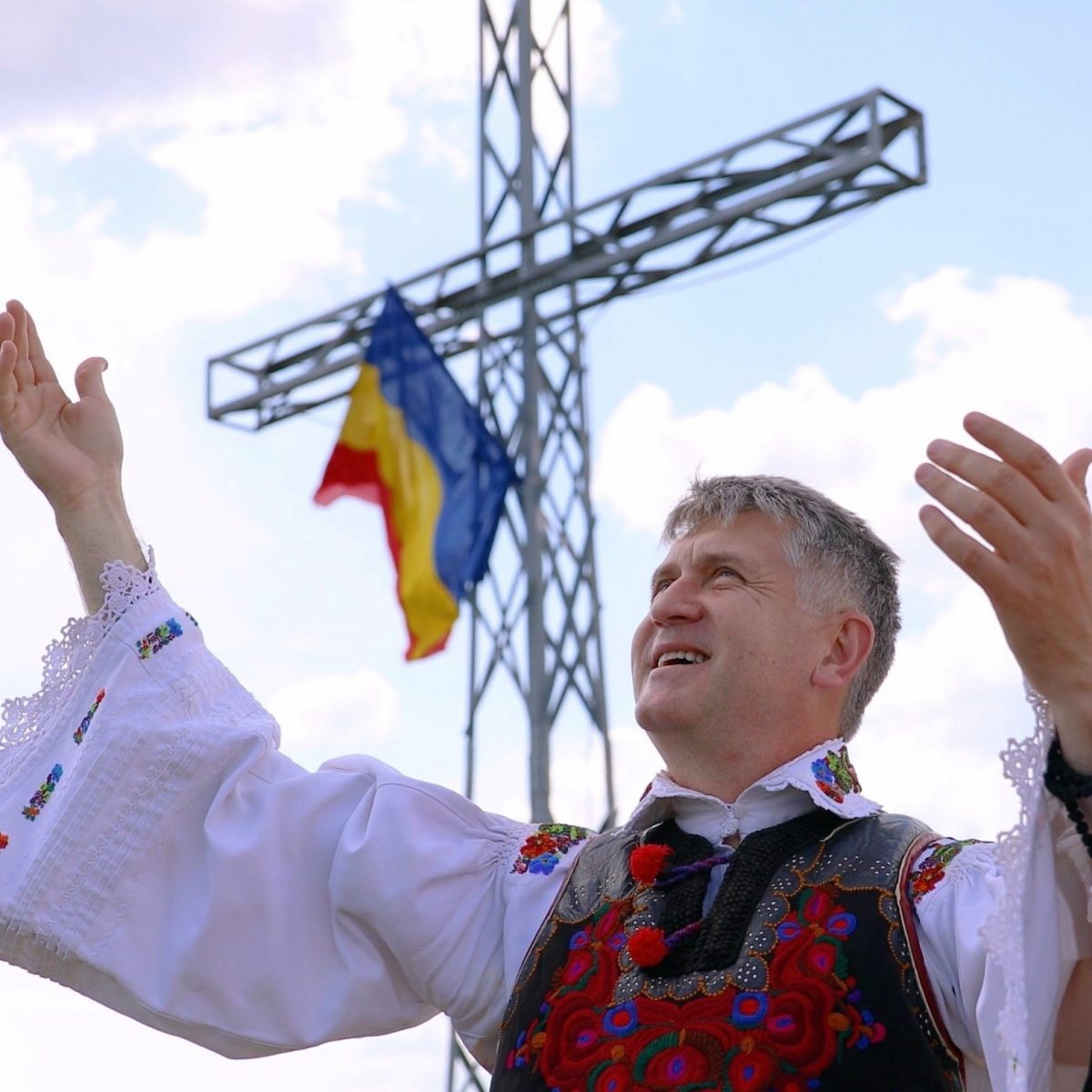 Imagine Stire Cristian Pomohaci nu se dezminte! Ce gest șocant a făcut, după ce toată lumea l-a criticat pentru pozele explicite cu trupul neînsuflețit al Lidiei Bejenaru | 2review.ro