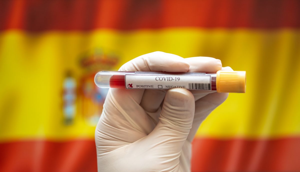 Imagine Stire Spania se află în fața unei posibile noi crize sanitare. Tot mai mulți tineri se infectează cu SARS–CoV–2 | 2review.ro