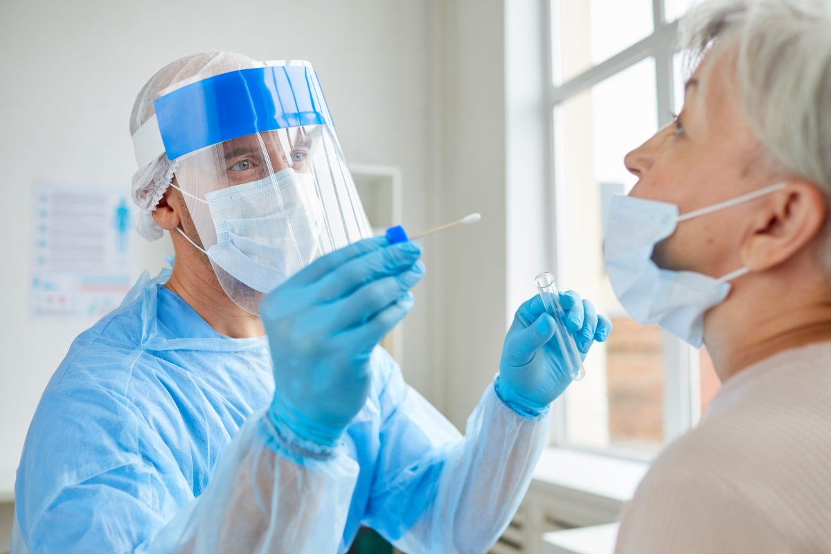 Imagine Stire Coronavirus România, 12 iulie 2021. Câte cazuri noi SARS–CoV–2 s-au înregistrat, în ultimele 24 de ore | 2review.ro