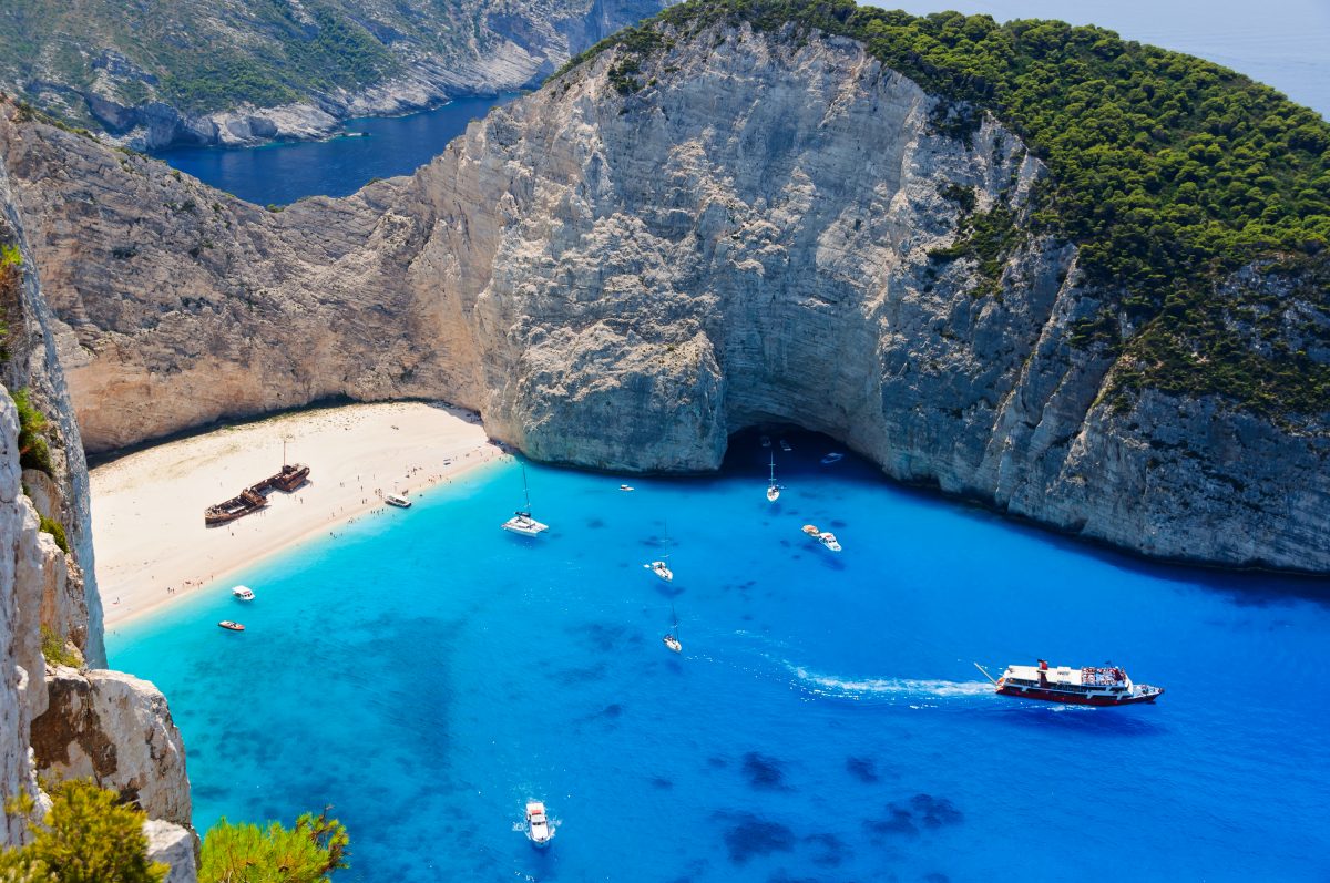 Imagine Stire Vacanțele românilor care merg în Grecia sunt oficial „distruse”. Țara a intrat pe lista roșie cu risc epidemiologic | 2review.ro