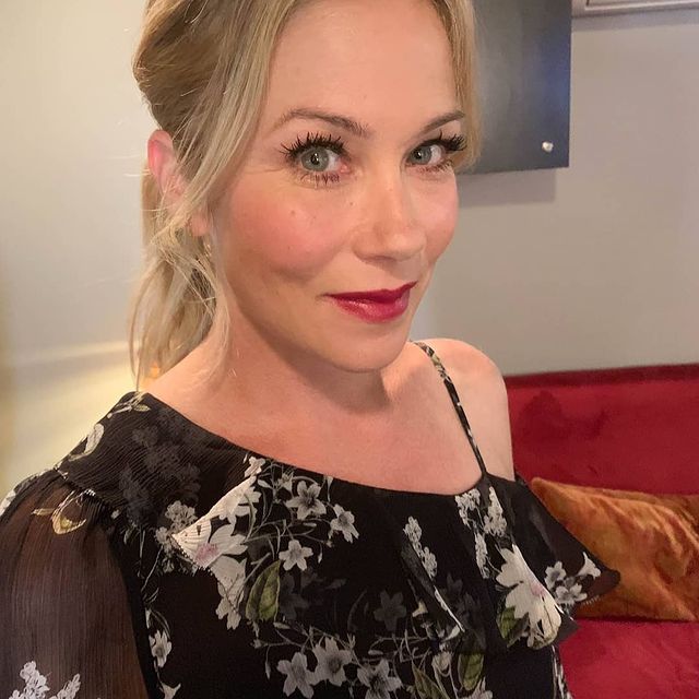 Imagine Stire Christina Applegate a primit o veste cruntă. A fost diagnosticată cu scleroză multiplă | 2review.ro