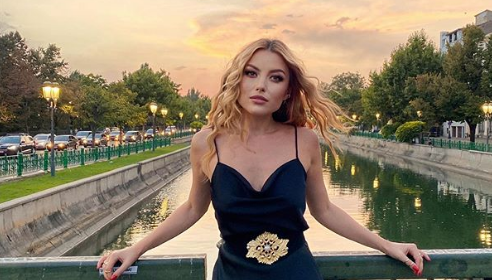 Imagine Stire Elena Gheorghe, mămică pentru a treia oară? Ce declaraţii emoţionante a făcut artista: „Un copil este o bucurie în orice familie” | 2review.ro
