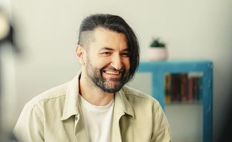 Imagine Stire Smiley, despre defectele şi calităţile sale. Cum s-a caracterizat artistul în câteva cuvinte | 2review.ro