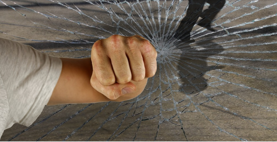 Imagine Stire A fost prins tânărul evadat acum trei zile din sediul Poliției din Urziceni | 2review.ro