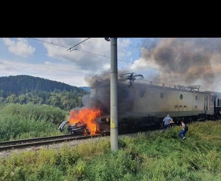 Imagine Stire Accident feroviar, urmat de incendiu! Doi oameni au murit | 2review.ro