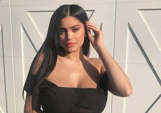 Imagine Stire Kylie Jenner este însărcinată. Vedeta este în culmea fericirii! | 2review.ro