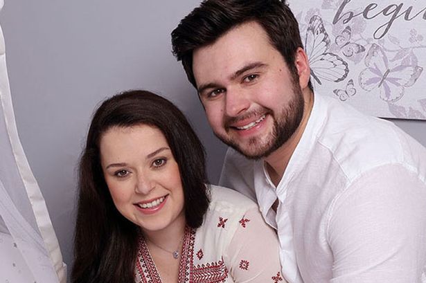 Imagine Stire Celebra actriță Dani Harmer a anunțat că este însărcinată pentru a doua oară | 2review.ro