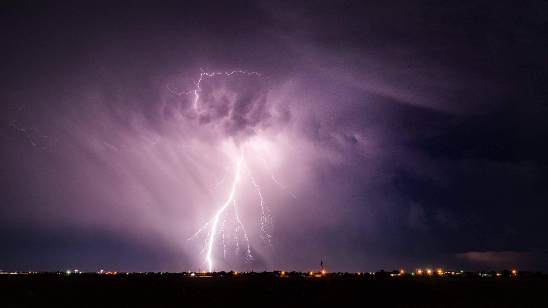 Avertizare METEO! Noi Coduri galbene de ploi torențiale și vijelii aproape în toată țara - Vimarsana News
