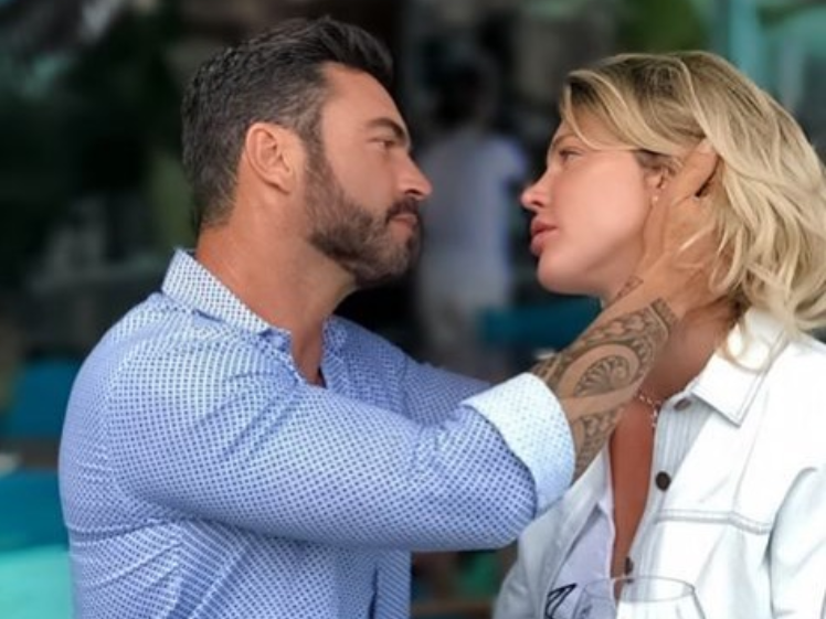 Imagine Stire Alina Vidican, nuntă de vis! Ce declaraţie de dragoste i-a făcut actualul soţ: „Sufletul meu pereche” FOTO | 2review.ro