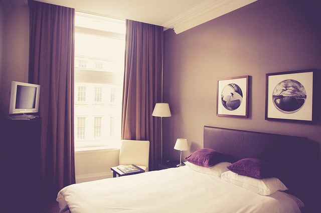 Cum a lăsat un bărbat o cameră de hotel la check-out! ”Este corect sau greșit?” – întrebarea lui a stârnit controverse pe internet