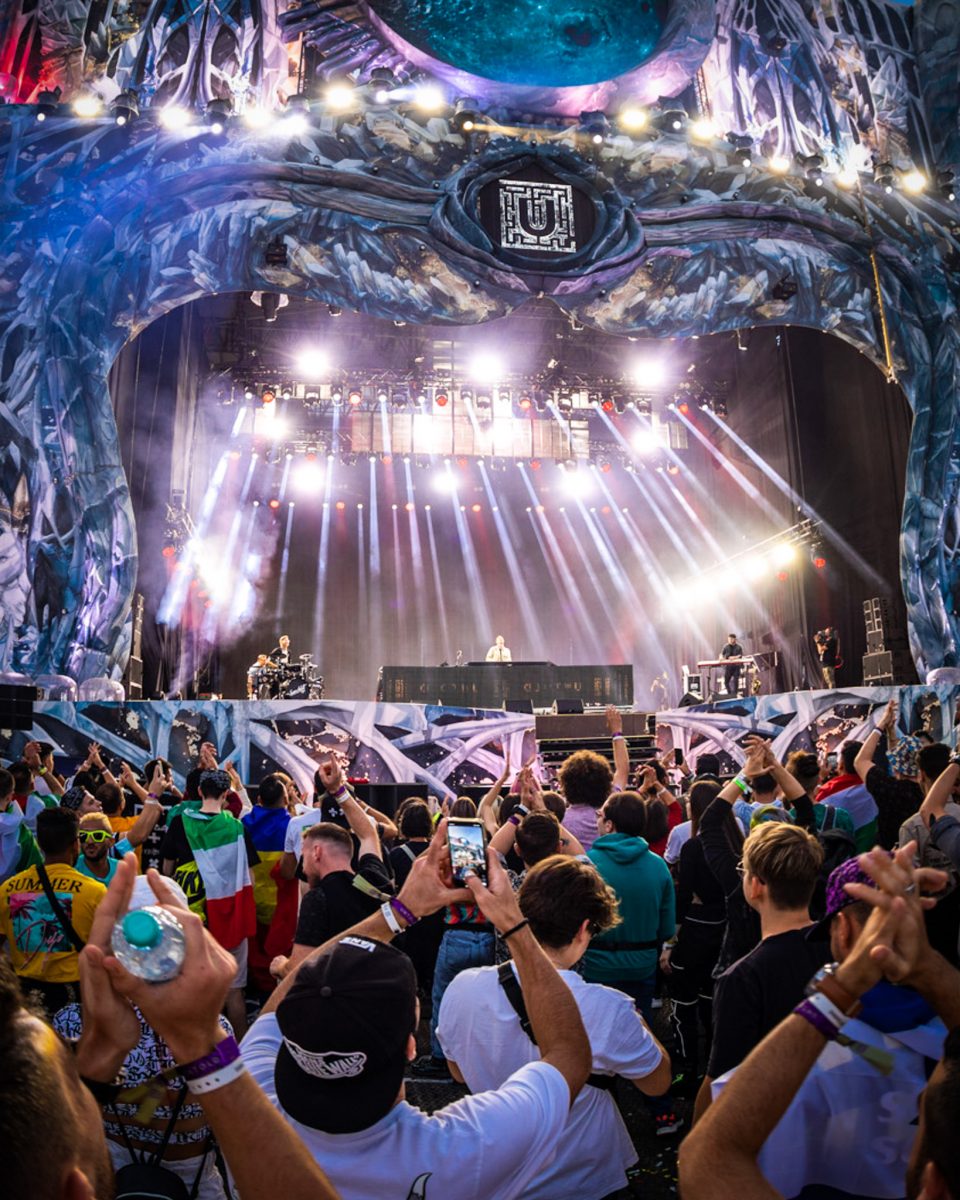 Prețurile fabuloase cerute pentru chiliile la UNTOLD 2022. De necrezut cât plătesc festivalierii pentru patru nopți de cazare