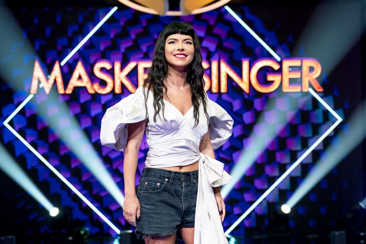 Imagine Stire Câţi euro costă ţinuta cu care Inna a apărut aseară la Masked Singer, de la Pro TV? Multora li s-a părut bizară | 2review.ro