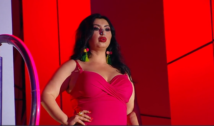 Imagine Stire Adriana Bahmuțeanu a sărit la Splash! Vedete la apă. Ce a spus vedeta chiar înainte de a sări în piscină | 2review.ro