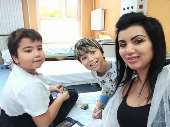 Imagine Stire Ce mari și frumoși s-au făcut! Băieții Adrianei Bahmuțeanu și ai lui Silviu Prigoană vor studia în afară | 2review.ro