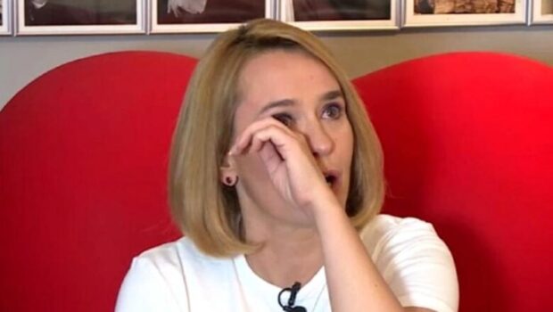 Imagine Stire Andreea Esca, în doliu! Mesajul sfâșietor transmis de știrista de la PRO TV: ”I-am rămas recunoscătoare” | 2review.ro